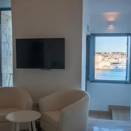 Capital City - Sea View Apartament