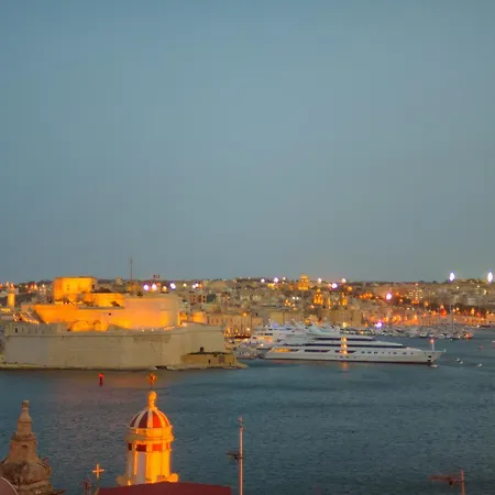 Capital City - Sea View