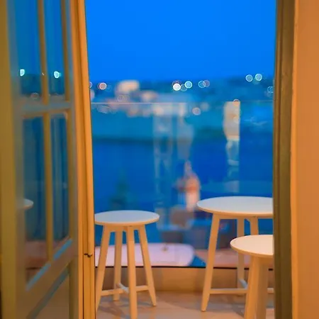 Capital City - Sea View Apartament